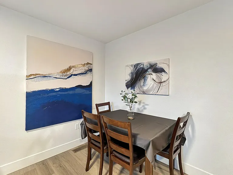 Red Mountain Apartments — Photo 9