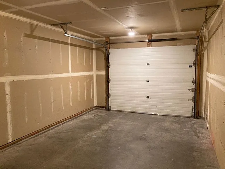 Oak Street Town Homes — Photo 24