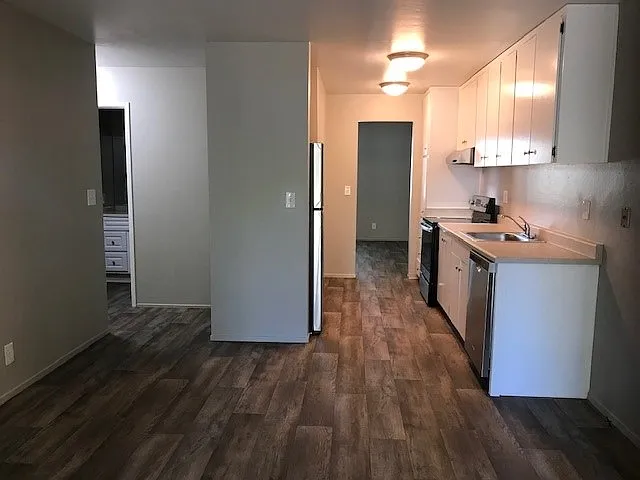 2 bed, 1050 sqft, $2,795 — Photo 4