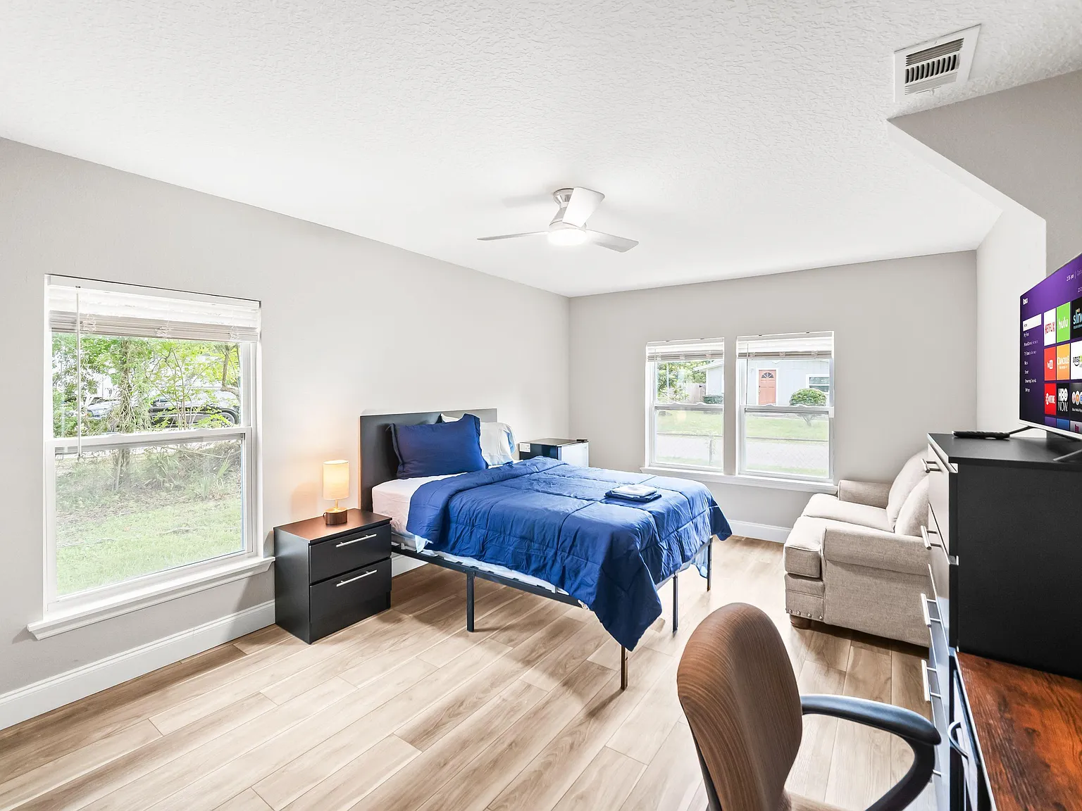 4 bed, 2.0 bath, 1586 sqft, $771 — Photo 1
