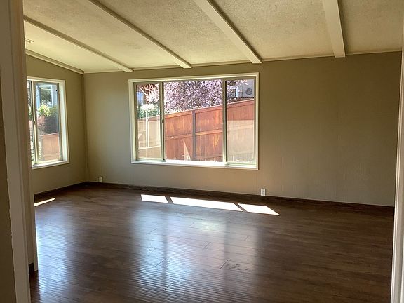 4th image of 157 Church St #1