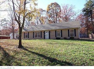 2302 Creekwood Dr, Greensboro, NC 27407