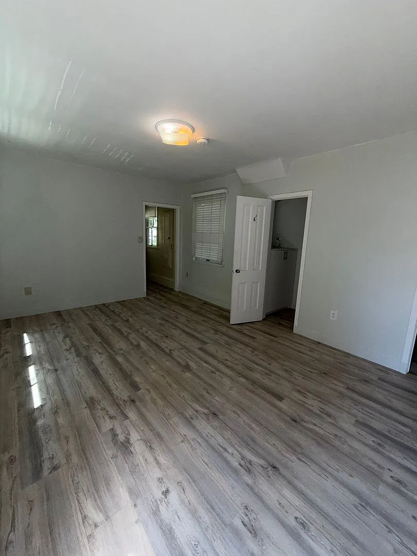 449 Midvale Ave. — Photo 1