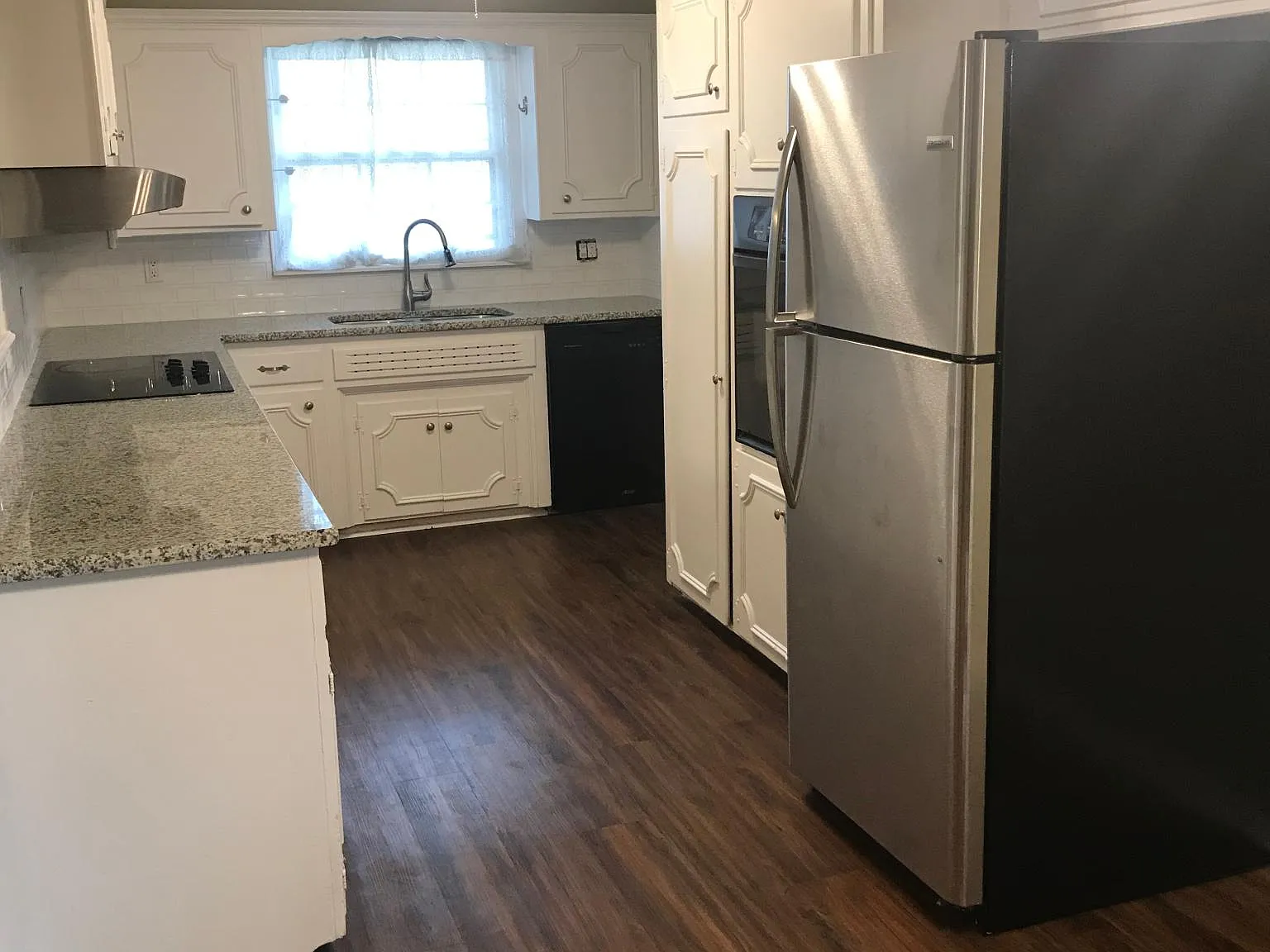3 bed, 1.5 bath, 1188 sqft, $1,500 — Photo 4
