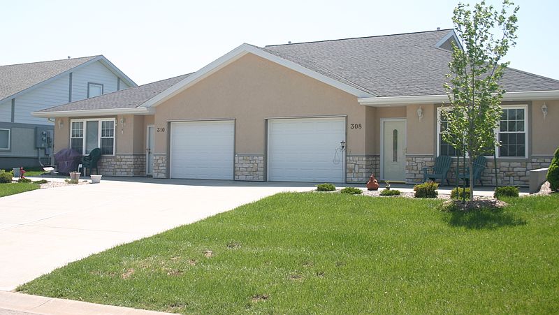 2nd image of 300 Reagan Dr #17461360