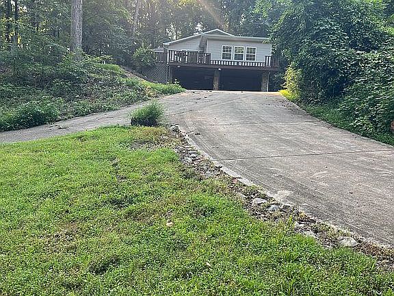 3rd image of 624 Short Creek Rd