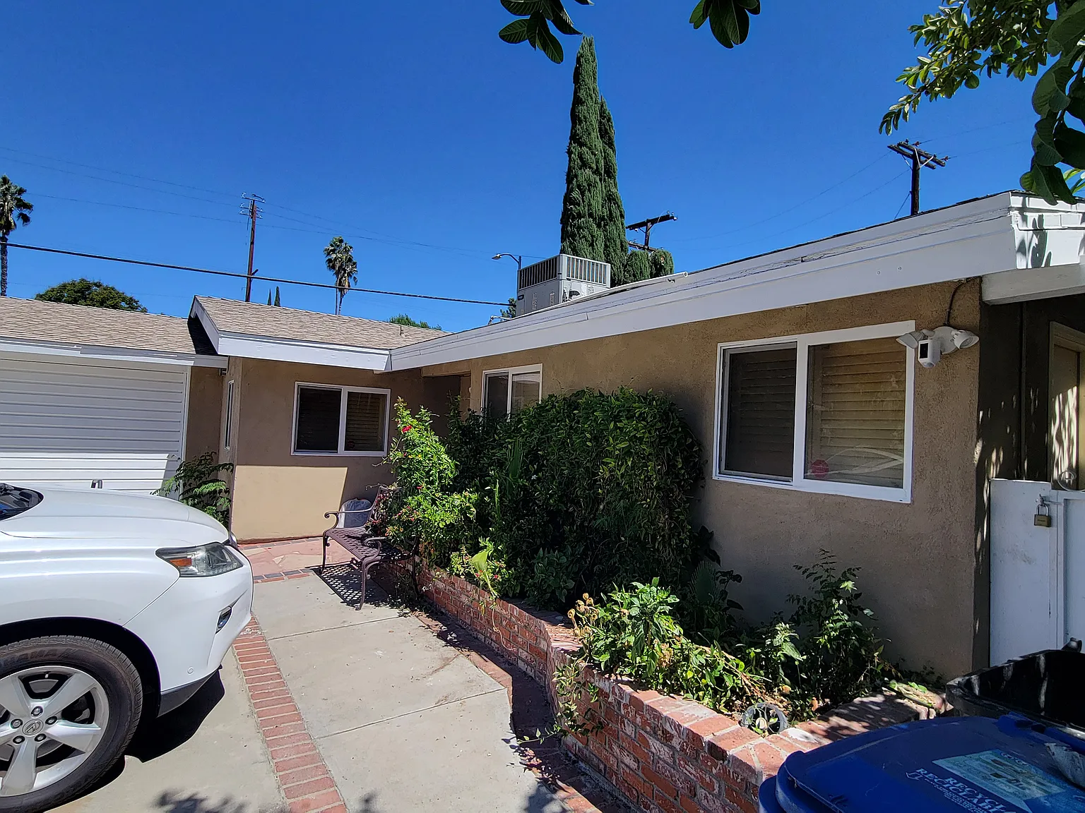 4 bed, 1585 sqft, $4,500 — Photo 2