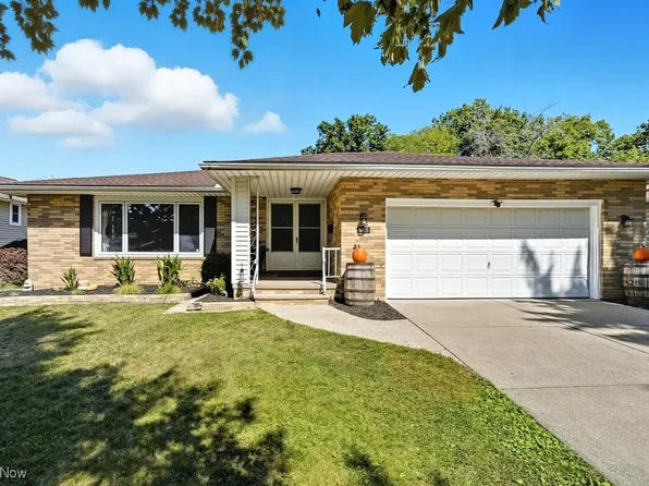 8070 Royalview Dr, Parma, OH 44129