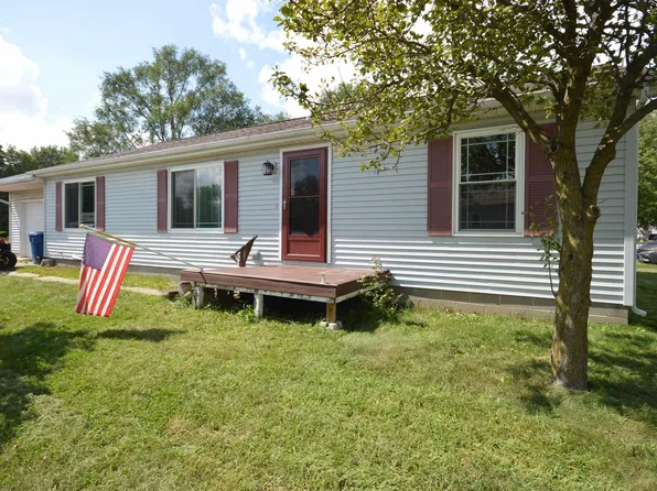 302 Georgia St, Walkerton, IN 46574
