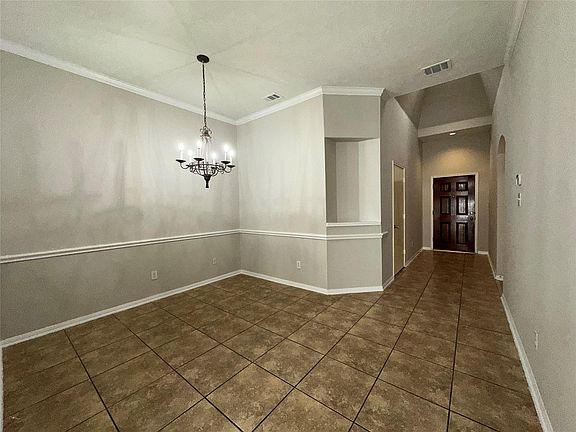 3rd image of 3715 Humble Dr