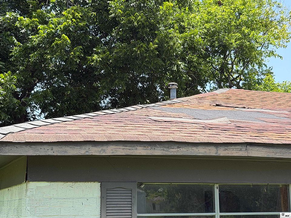 2nd image of 700 W Thelma Riggs Rd