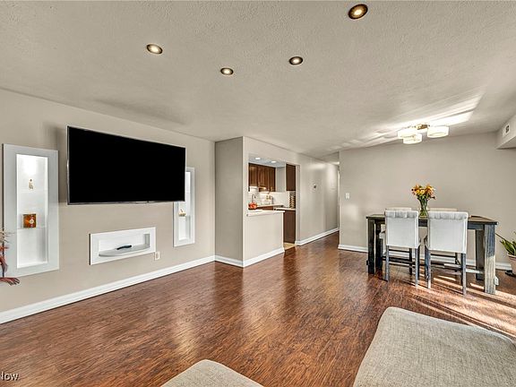 4th image of 9710 Cove Dr Unit 23G