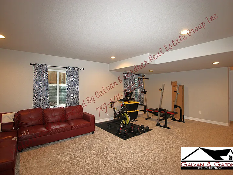 6564 Vedder Dr — Photo 21
