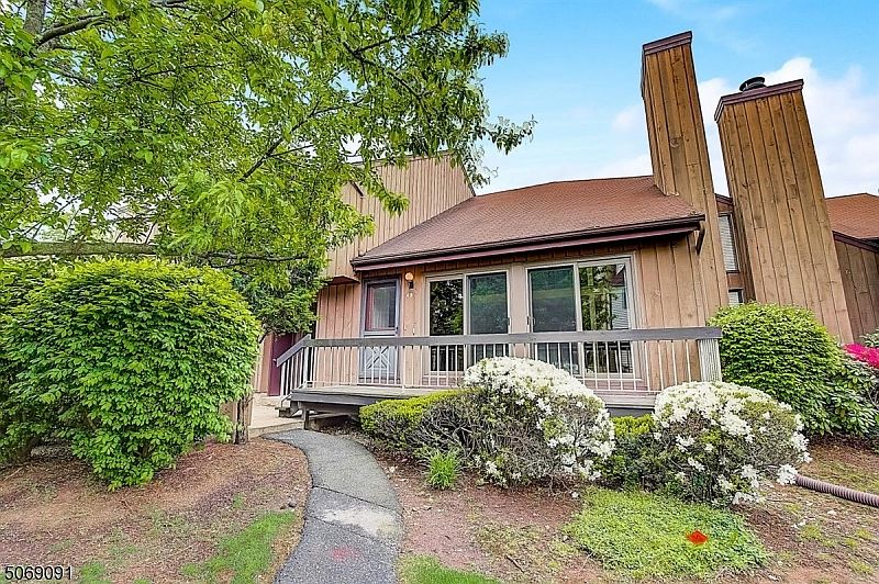 1st image of 131 Bluebird Dr #4B