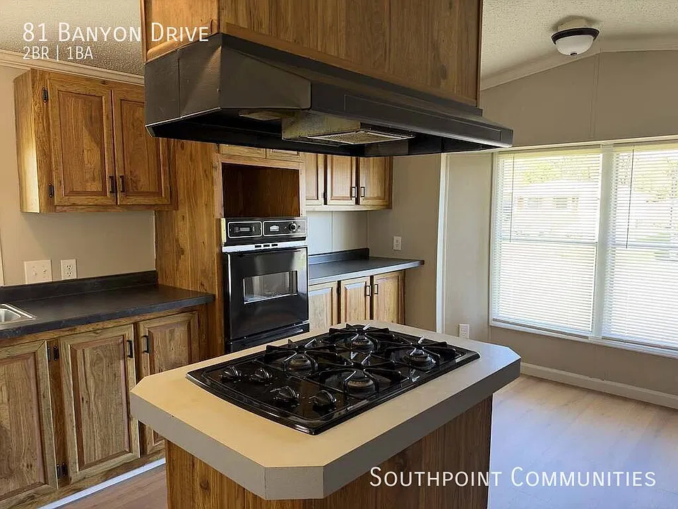 81 Banyon Dr
