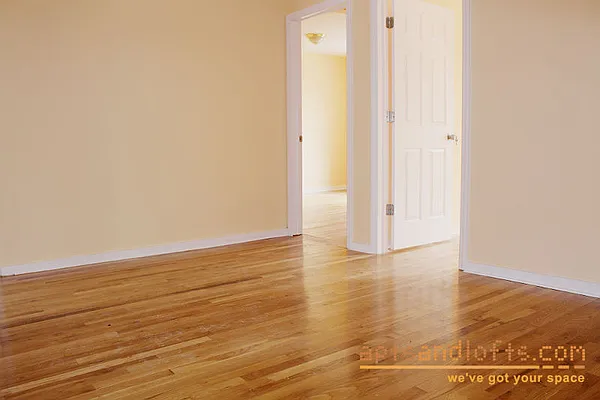 Rented by aptsandlofts.com | media 2