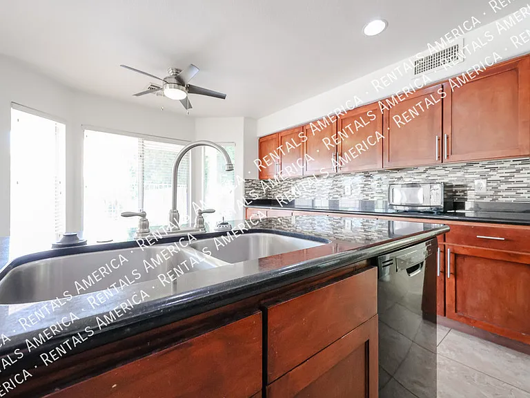 820 N Granada Dr — Photo 27