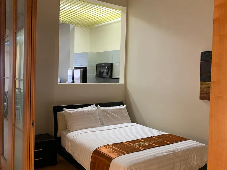 Suite #9 - 2 bed/1 bath - 979 sq ft.