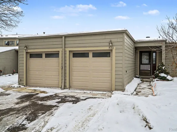 733 Watersedge Dr, Ann Arbor, MI 48105