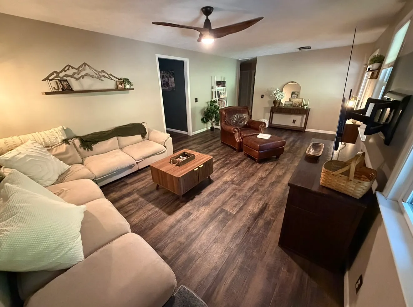 3 bed, 1420 sqft, $4,000 — Photo 2