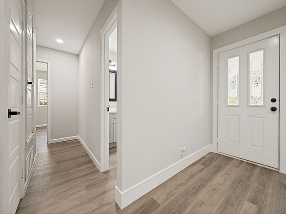 4th image of 2915 Hollandale Ln