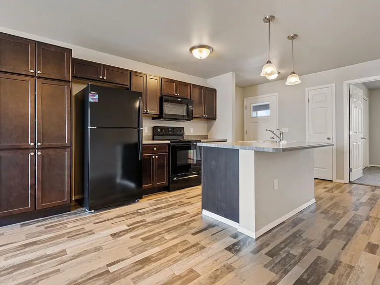 Sawyer Pointe — Photo 17