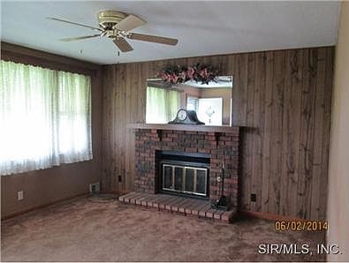 3rd image of 936 Carr St