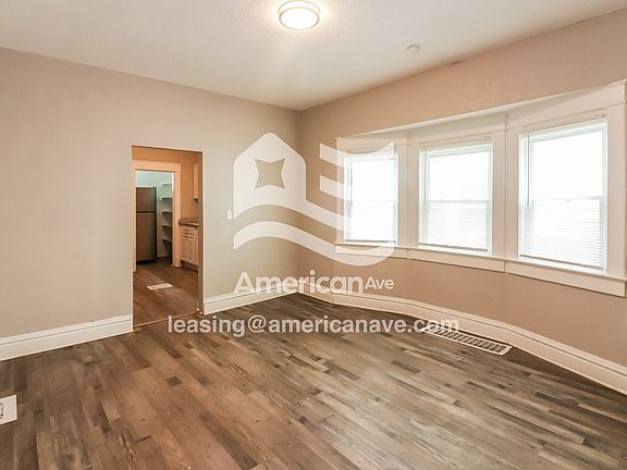 712083_003_wm_-_living_room_13004451.jpg