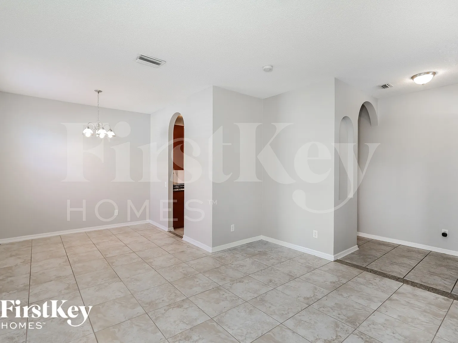 5 bed, 3.0 bath, 2350 sqft, $3,185 — Photo 4