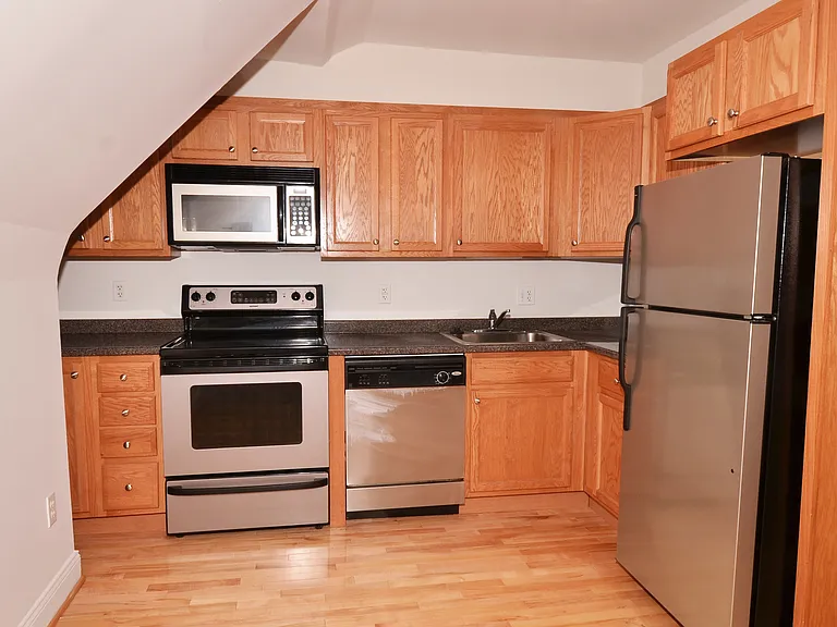 6018 Walnut St #3 — Photo 8