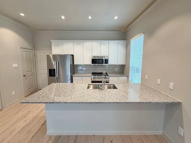 1011 Boxelder Rd — Photo 2