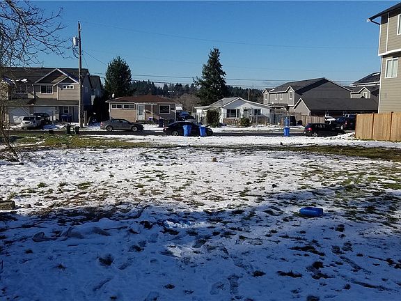 5th image of 4037 S Puget Sound Ave