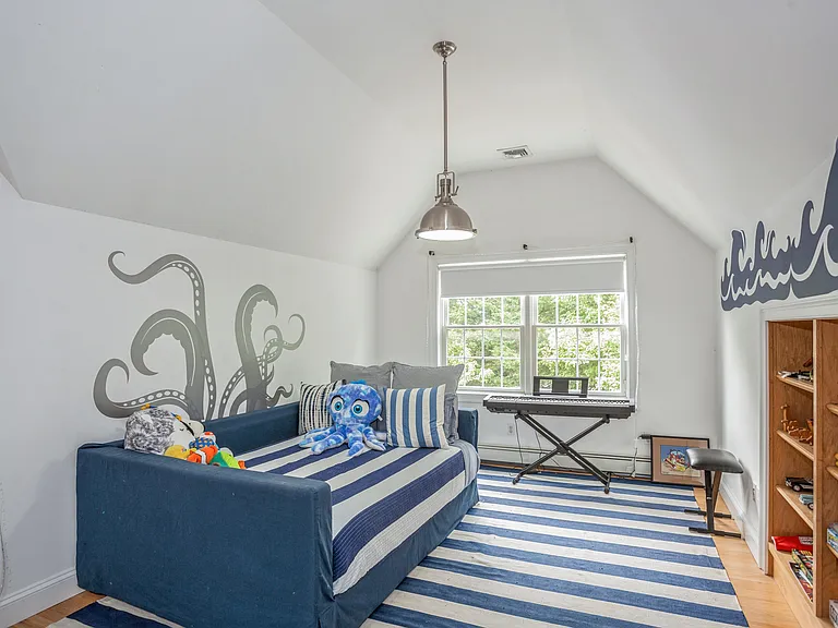 17 Felix Ave — Photo 11