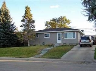 324 E Davis St, Rawlins, WY 82301