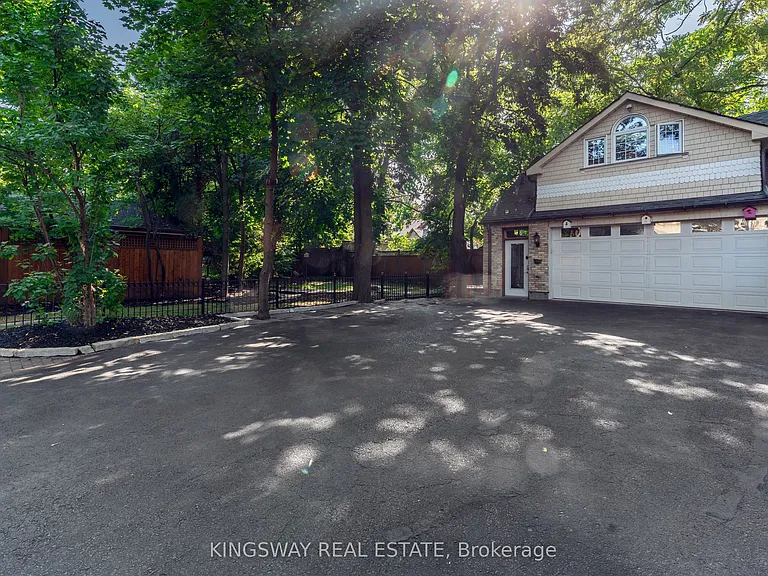 166 High Park Ave — Photo 42