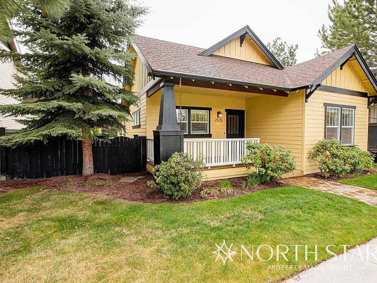 2525 NW High Lakes Loop — Photo 1