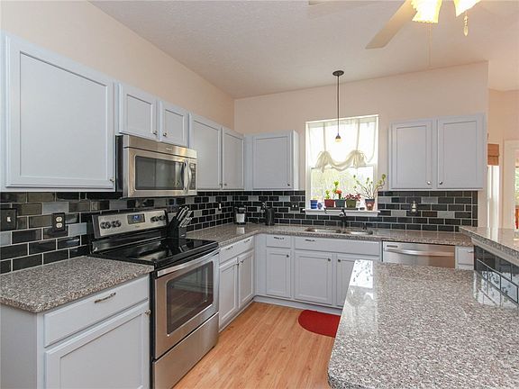5th image of 13993 Royalwood Dr