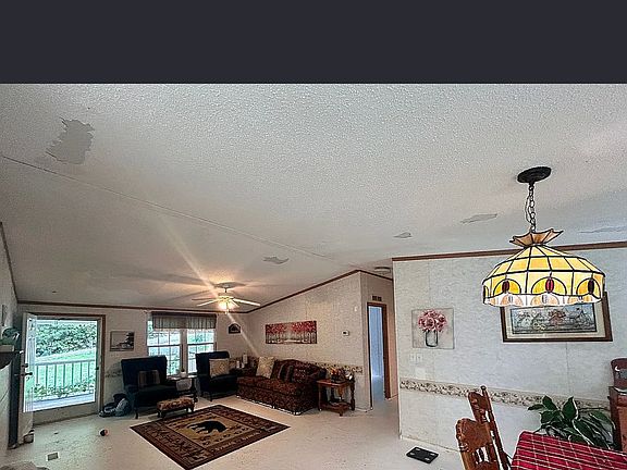 5th image of 4011 Forest Trail Dr