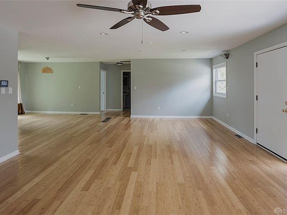 4th image of 210 Whitehall Dr