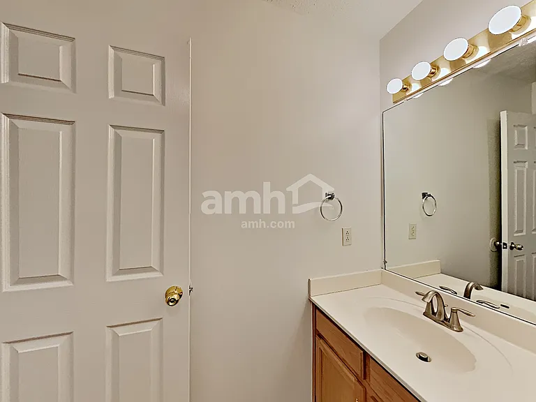 2960 Riverbend Dr — Photo 16