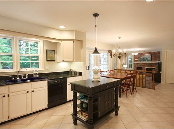 5th image of 1304 Pellow Circle Trl