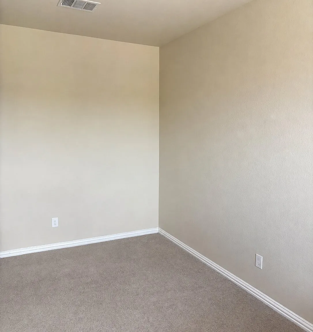 Room For Rent — Photo 1