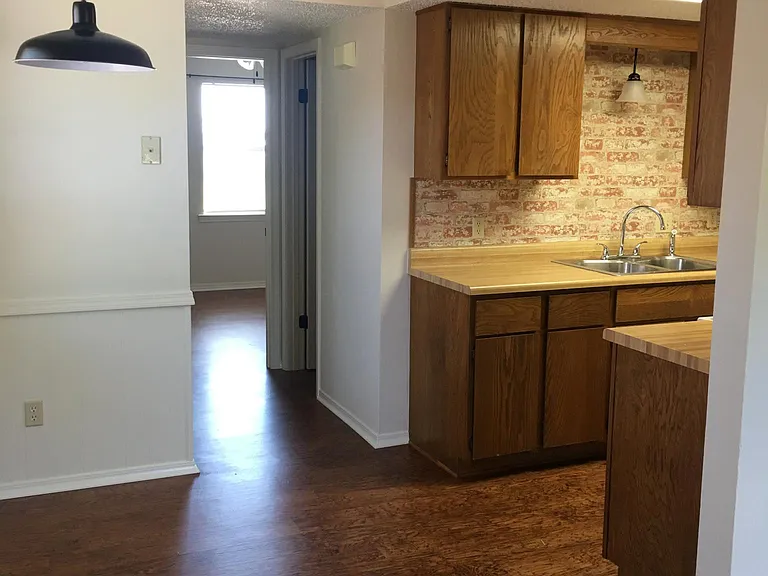 2100 Louisville St #C — Photo 9