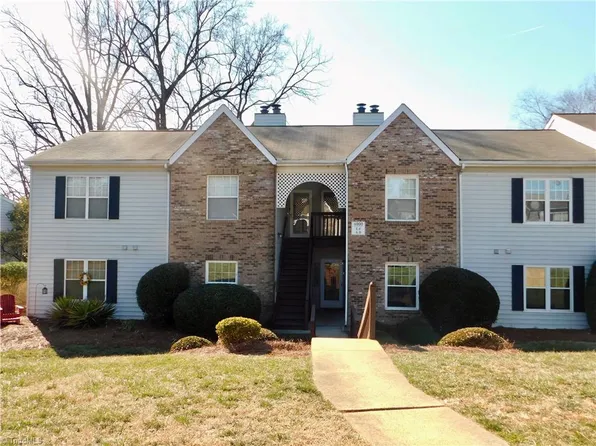 4000B Whirlaway Ct, Clemmons, NC 27012