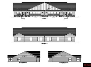 2850 Meadowview Ln NE, Owatonna, MN 55060