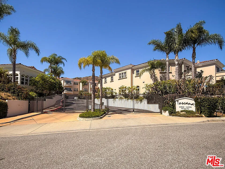2 bed, 3.0 bath, 2277 sqft, $9,000 — Photo 2