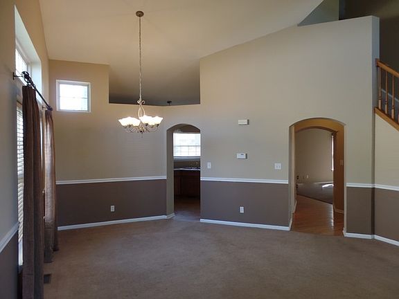 4th image of 465 Barnaby Dr