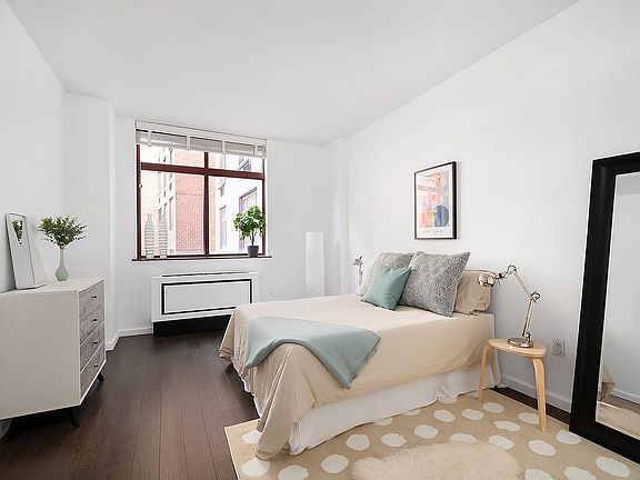 3rd image of 350 Albany St APT 3L