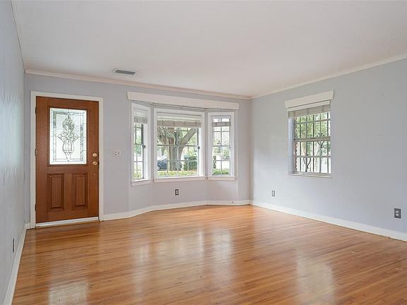 4th image of 633 Marmora Ave