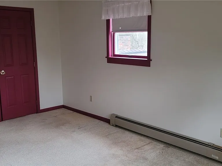 1028 E Main St — Photo 8